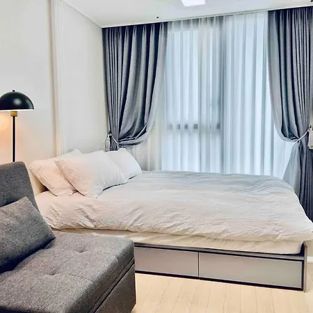 The Share Myeongdong High-Rise Floor & Free Gym #Subway Station 3Min #Myeongdong 10Min Apartment
